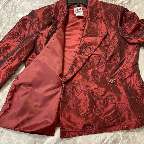 R&M Richards Vintage jacket blazer size 16 wine ruby clasp gold satin Elegant - Picture 11 of 12